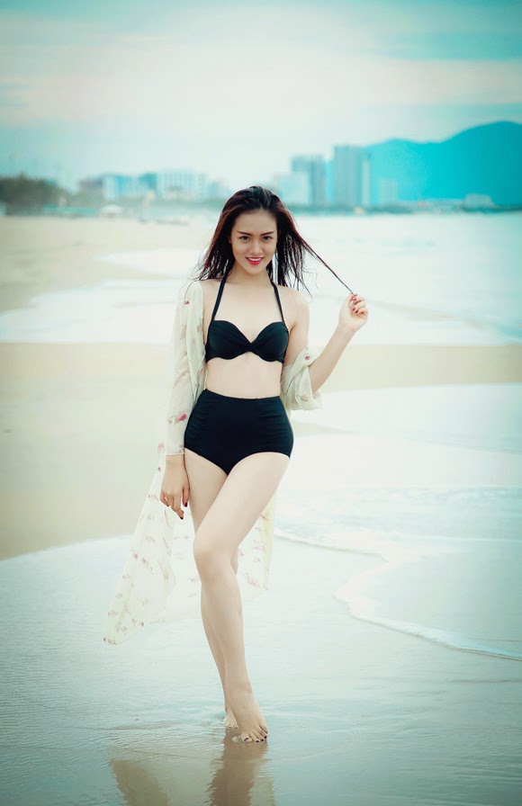 5 cô nàng 9x diện bikini đẹp mê hồn