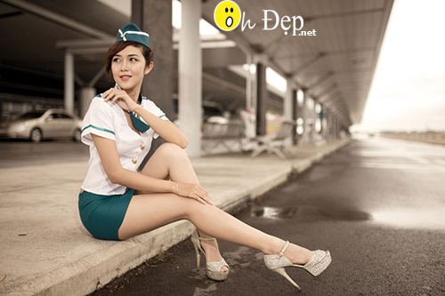 9X Việt xinh đẹp trong đồng phục tiếp viên hàng không
