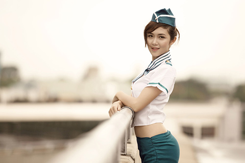 9X Việt xinh đẹp trong đồng phục tiếp viên hàng không