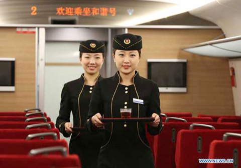 Đội tiếp viên xinh đẹp trên tàu cao tốc Trung Quốc