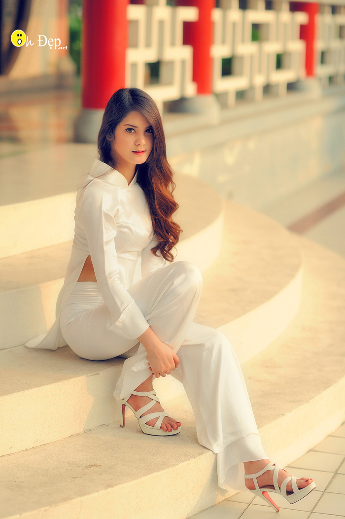 Em Thailand mặc áo dài Việt Nam