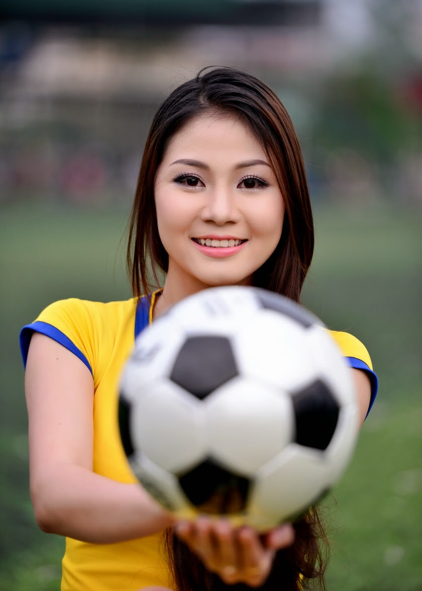 Girl xinh sôi động cùng world cup 2014