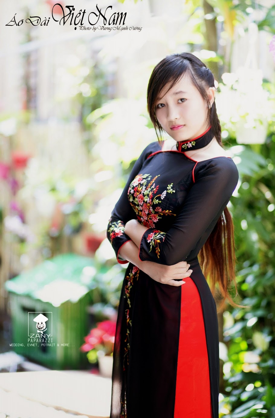 Girl xinh với áo dài truyền thống