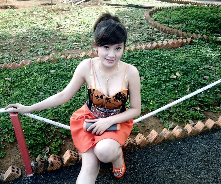 Girl xinh với sắc tím quyến rủ