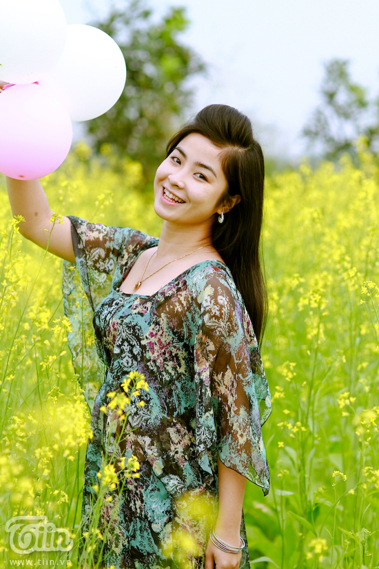 Hoa khôi hóa thân thành mỹ nữ Thái Lan