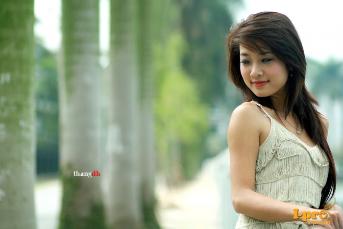 Hot girl Hằng rubi rạng ngời trong nắng