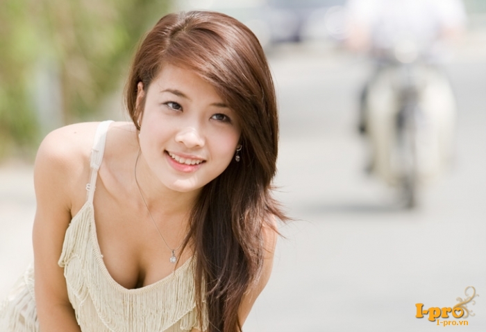 Hot girl Hằng rubi rạng ngời trong nắng