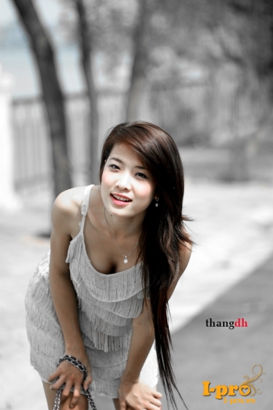 Hot girl Hằng rubi rạng ngời trong nắng