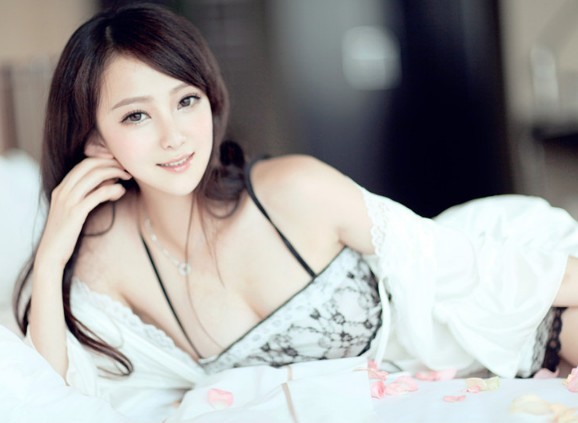 Hot girl Shi Yi Ke xinh như mộng