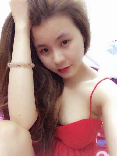 Hot girl xinh đẹp sở hữu vòng một căng tròn