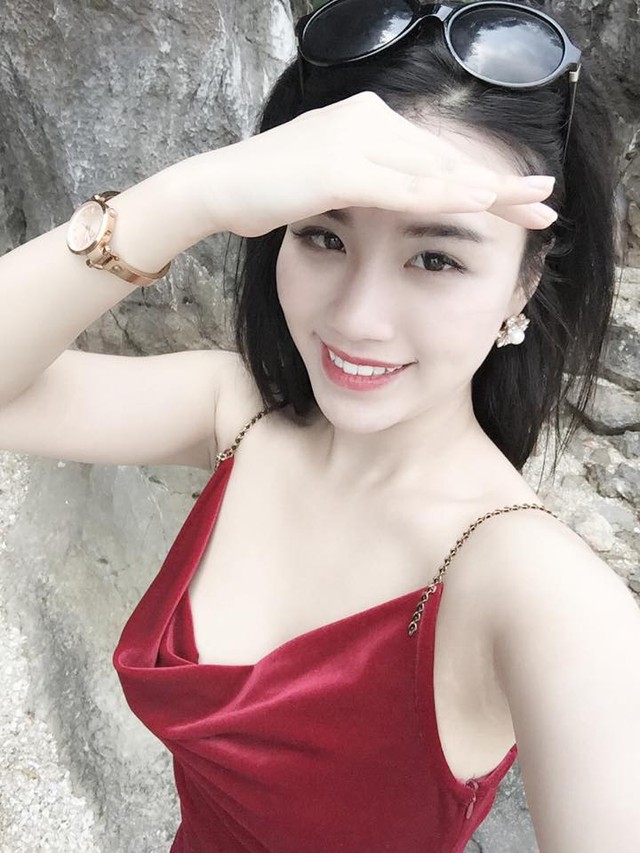 Linh Miu xinh đẹp gợi cảm