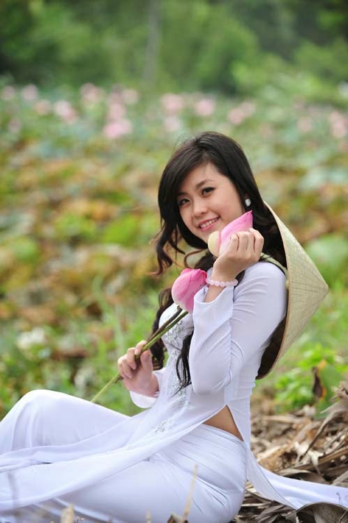 Miss Teen Diễm Trang đằm thắm với áo dài