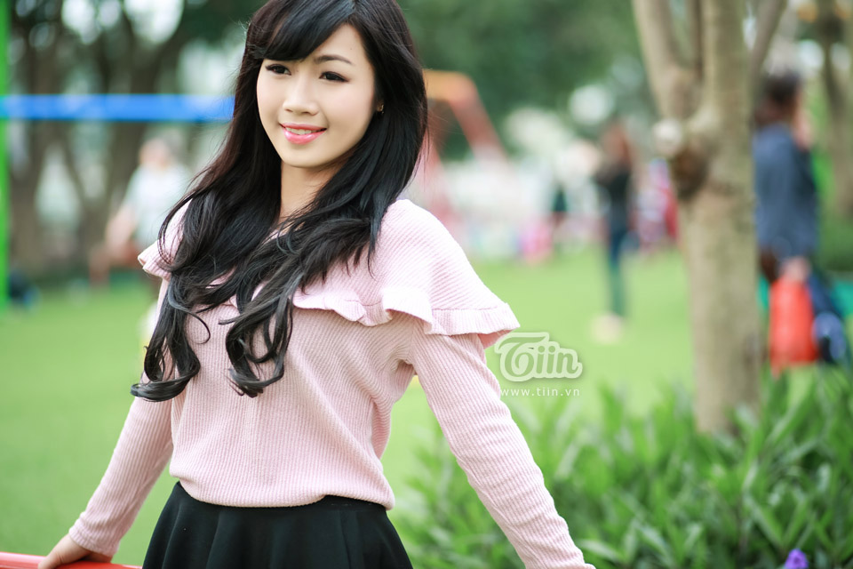 Mix đồ cực xinh như Thùy Linh 'Thử làm hot girl'