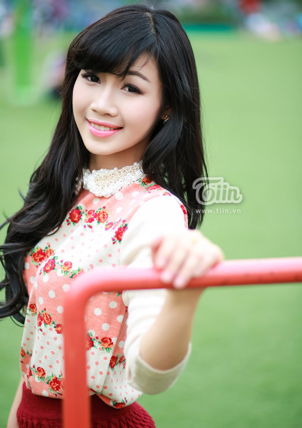 Mix đồ cực xinh như Thùy Linh 'Thử làm hot girl'