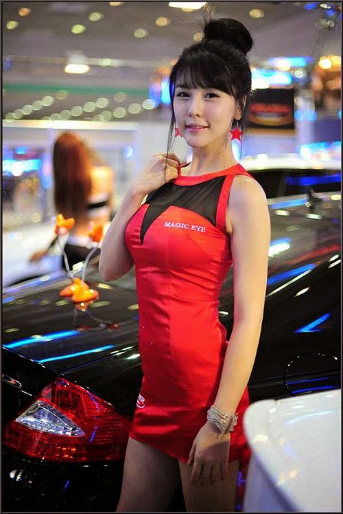 Người mẫu oto nóng bỏng nhất xứ Kim Chi