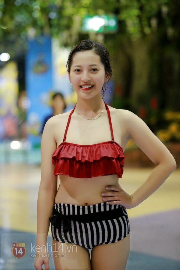 Teen xinh diện bikini cực nóng bỏng