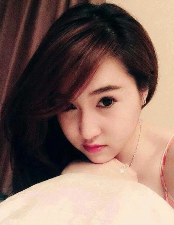 Tổng hợp những hot girl xinh đẹp khoe vếu căng tròn