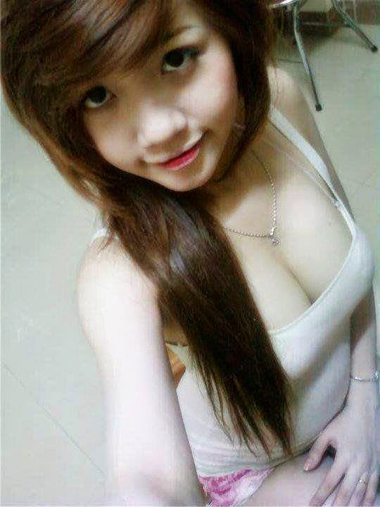 Tổng hợp những hot girl xinh đẹp khoe vếu căng tròn