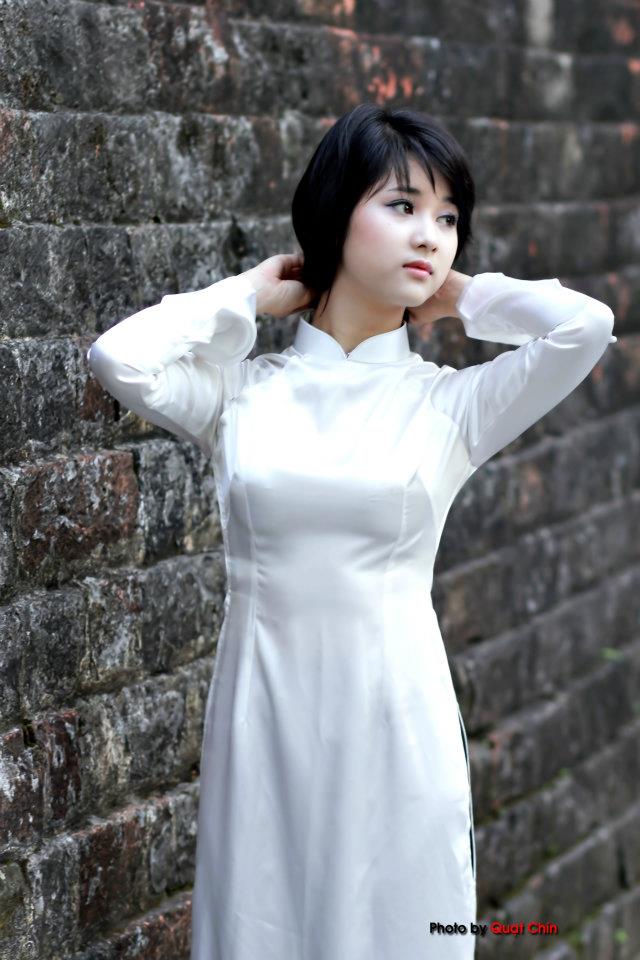 Anh Hot Girl Xinh duyên dáng bên áo dài