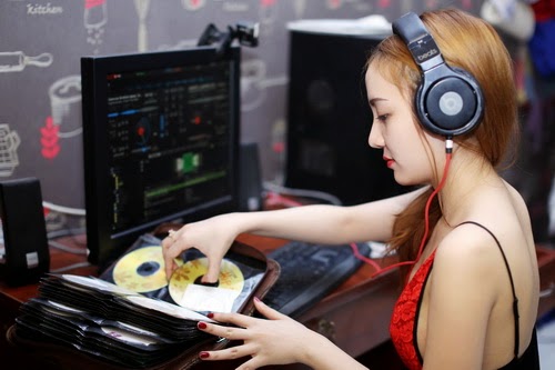 DJ Na nóng bỏng quyến rủ