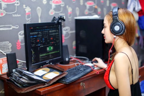 DJ Na nóng bỏng quyến rủ