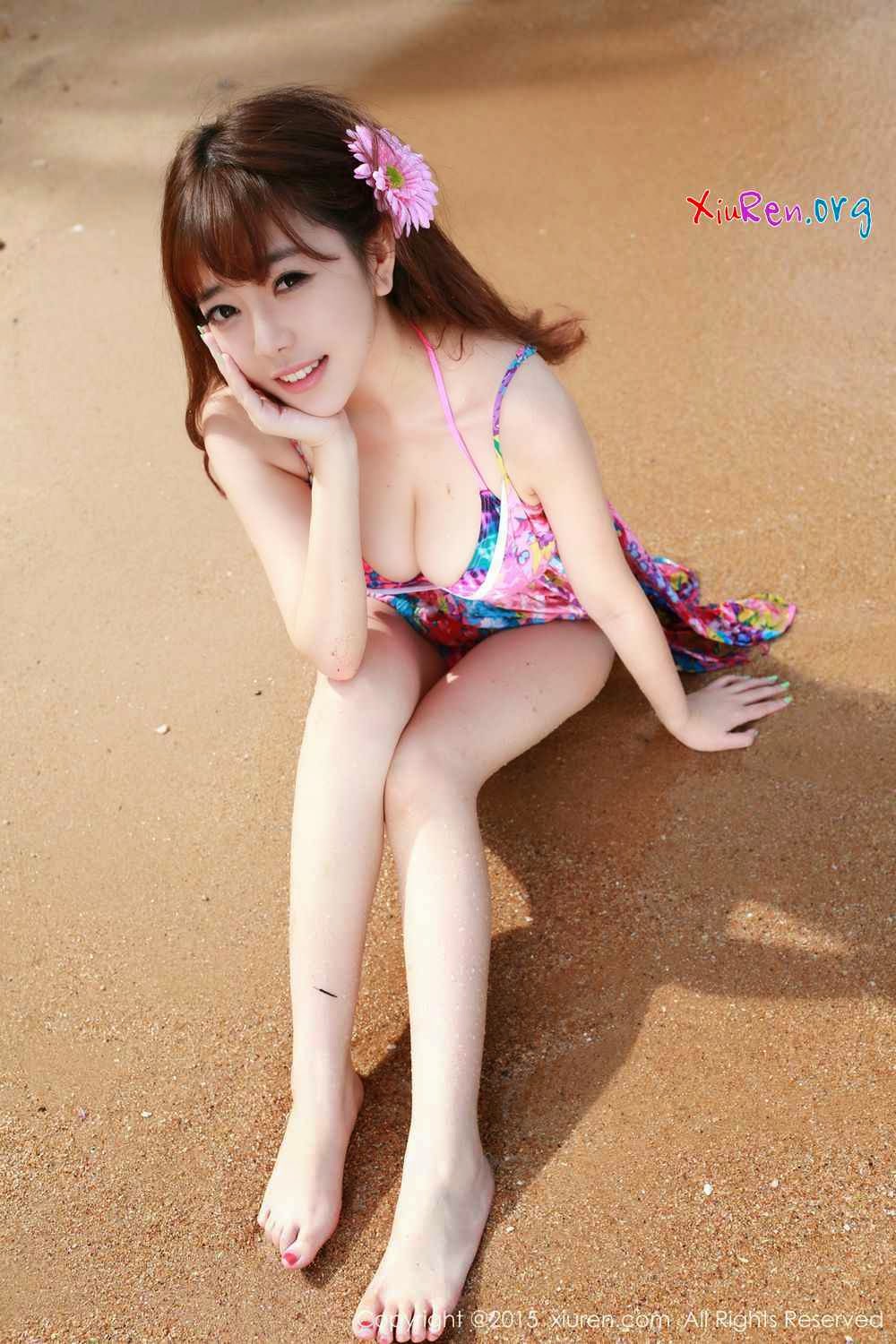 Em gái vếu cực khủng khoe dáng cùng bikini mời anh em vào thưởng thức