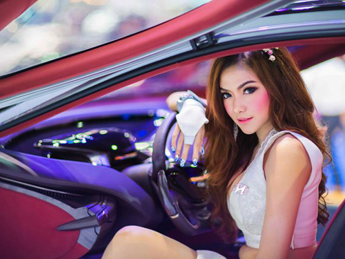 Giật mình với nhan sắc tại Thailand Motor Expo 2012