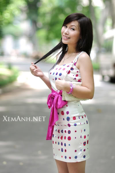 Girl xinh đẹp lung linh với tóc dài