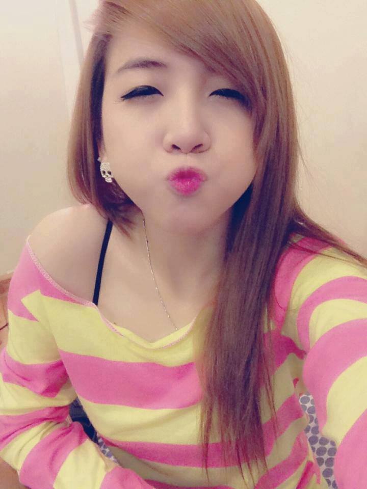 Girl xinh khoe hàng đẹp