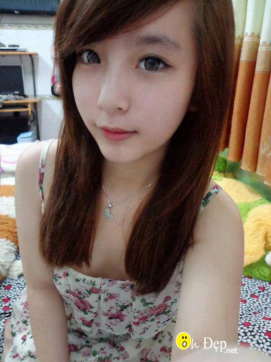 Girl xinh khoe vếu cực hót trắng nõn nà