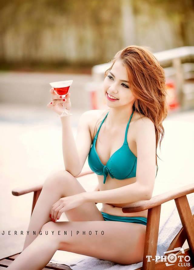 Girl xinh với bikini mùa hè quyến rủ