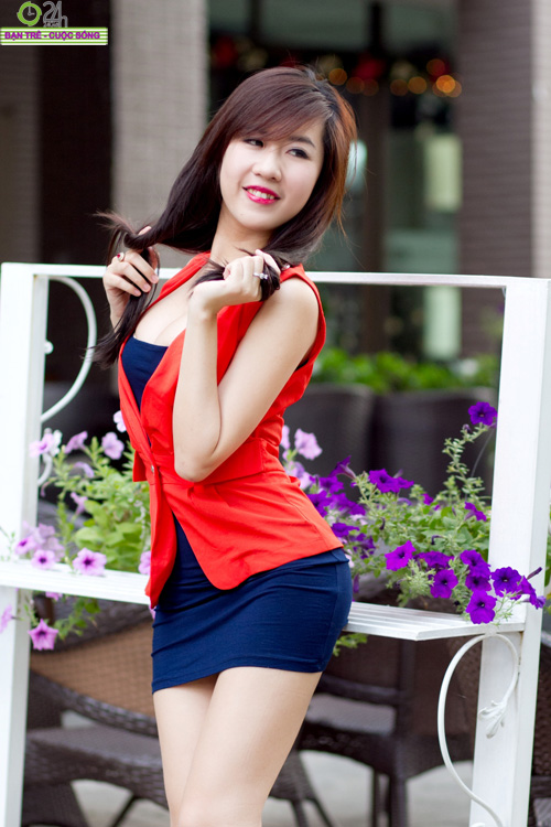 HOT GIRL NỤ PHẠM XINH VÃI CHẤY