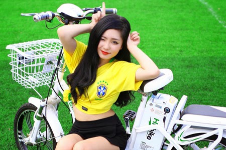 Hot girl Việt cổ vũ các đội tuyển World Cup 2014.