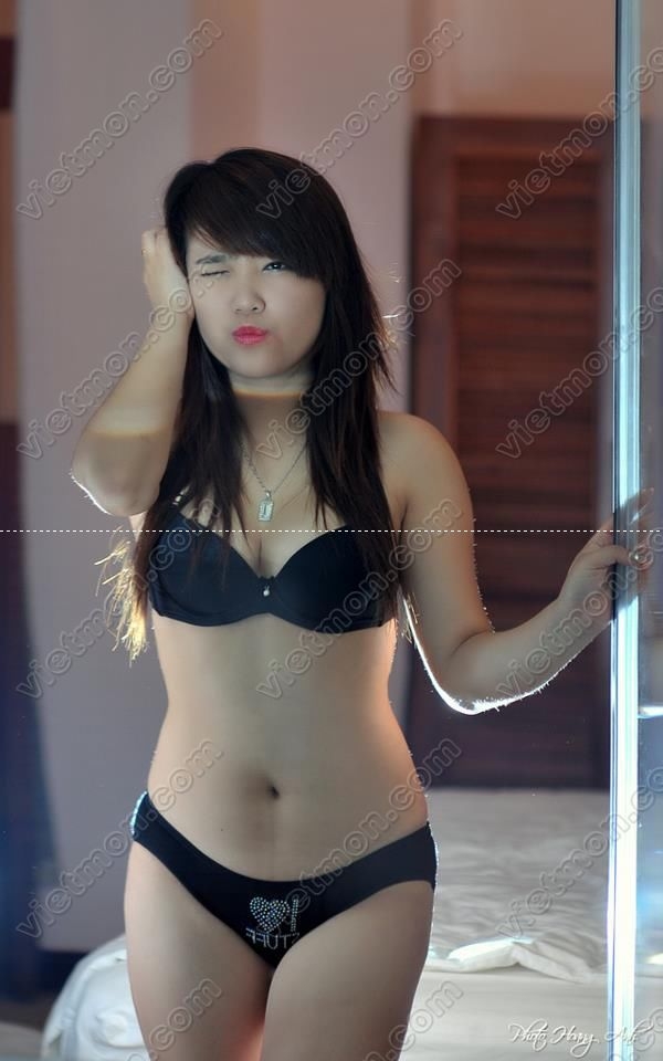 Khủng bố anh em Vy bằng bộ sưu tập hotgirl