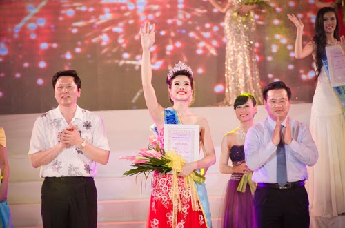 Ngắm cô gái đẹp nhất Hạ Long 2014