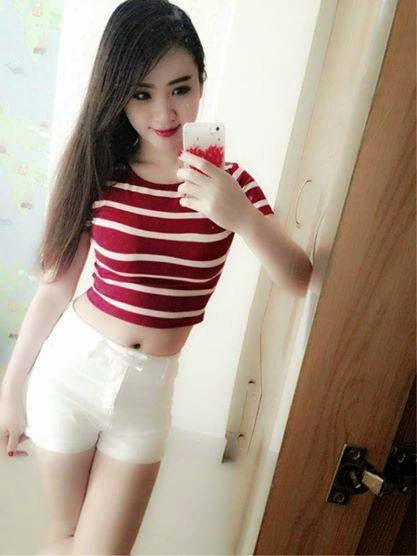 Ngắm vòng một trắng nõn nà của girl việt