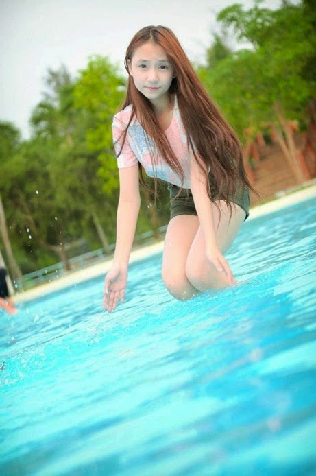 Nữ sinh lớp 11 Cần Thơ chân dài, xinh như hot girl