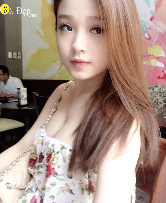 Teen girl khoe cặp nhủ đẹp cực chất