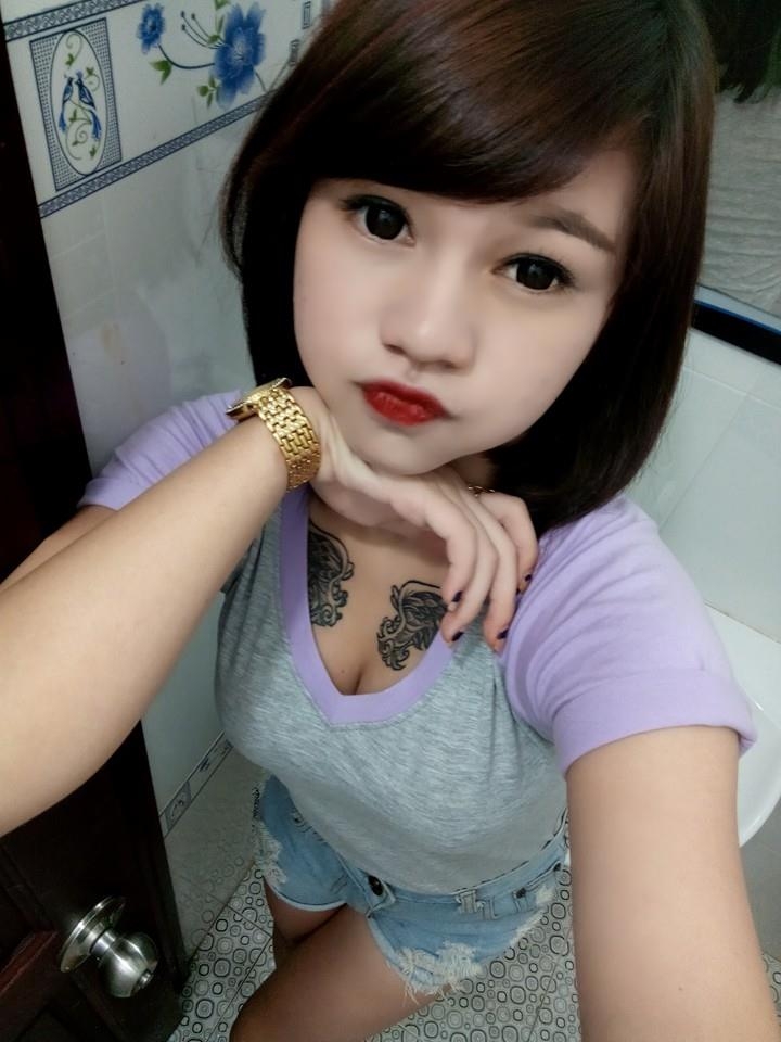 Teen xinh với hình xăm độc trên ngực