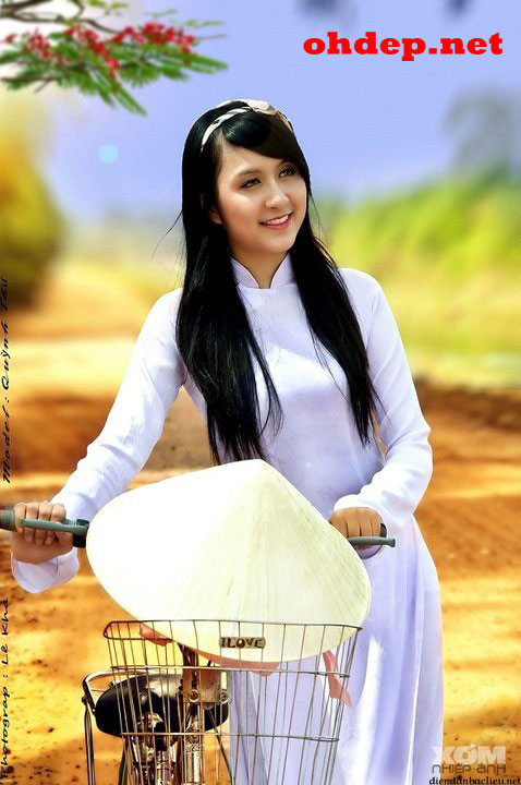 Tổng hợp hình girl xinh Việt Nam trong bộ áo dài truyền thống