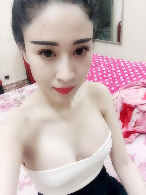 Vũ Thùy Dung khoe vếu cực chất